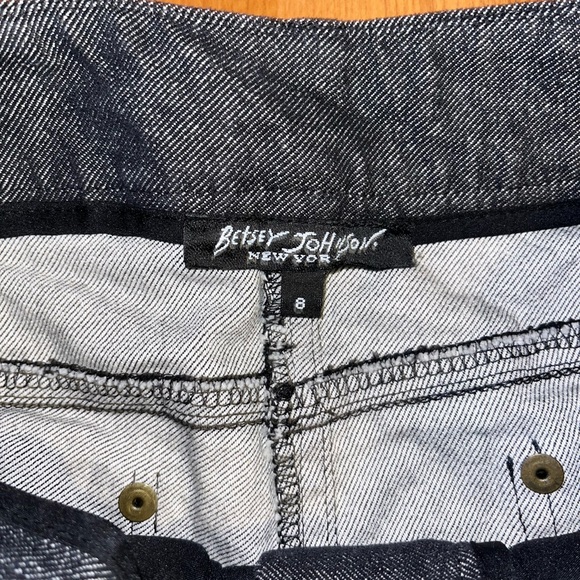 Betsey Johnson Knee length/ Cigarette pants - size 8 but runs like a sm. 6. - Picture 4 of 4